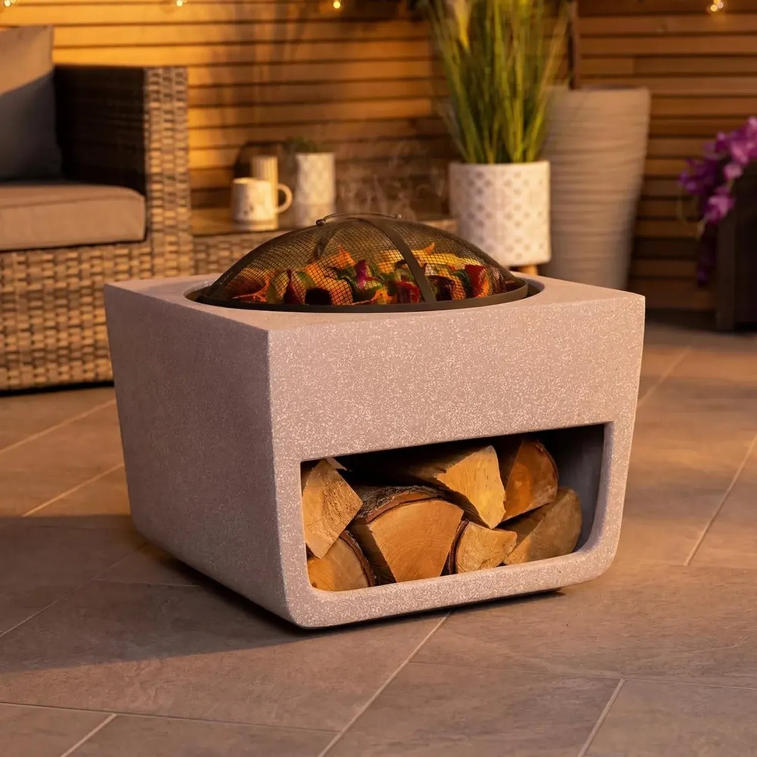 Foyer Extérieur Carré en Magnésie 50 cm avec Grille, Moderne et Léger